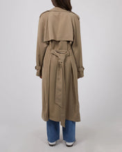 Load image into Gallery viewer, Eve Staple Trench Coat  Tan [siz:22]
