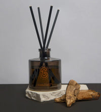 Load image into Gallery viewer, Scarlet &amp; Grace Diffuser Vanilla, Patchouli &amp; Sandalwood
