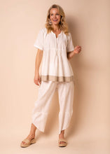 Load image into Gallery viewer, Tansey Top - Cream [siz:m/l]
