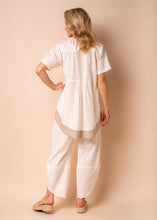 Load image into Gallery viewer, Tansey Top - Cream [siz:m/l]
