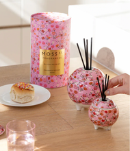 Load image into Gallery viewer, Moss St. Blush Peonies Ceramic Diffuser 350ml
